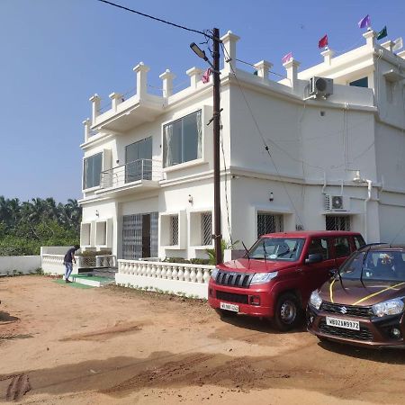 The Pearl Hotel Puri Esterno foto