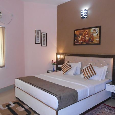 The Pearl Hotel Puri Esterno foto