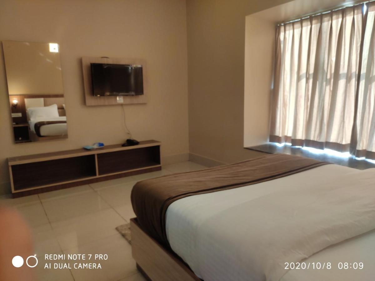 The Pearl Hotel Puri Esterno foto