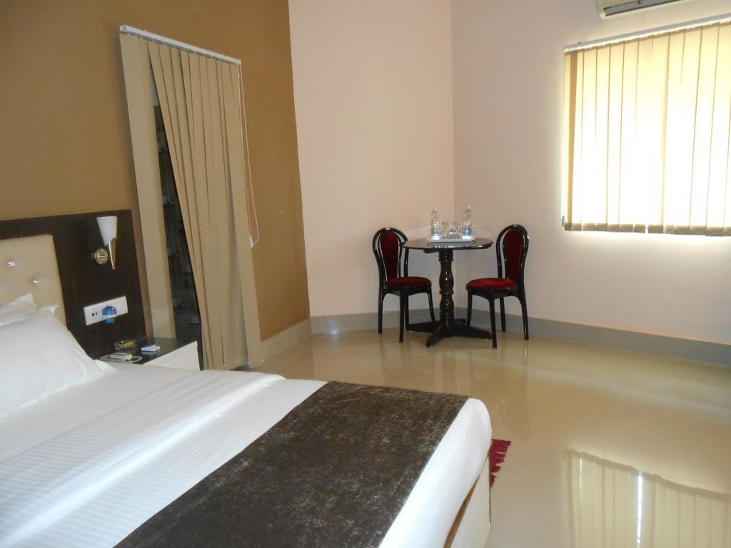 The Pearl Hotel Puri Esterno foto
