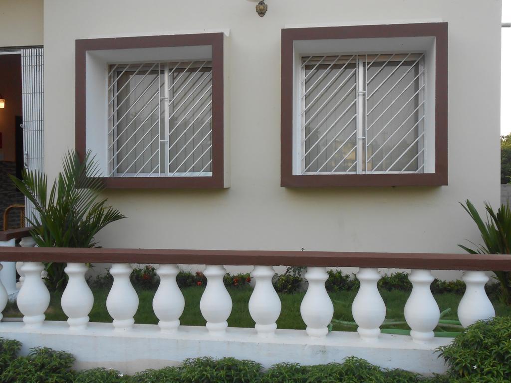 The Pearl Hotel Puri Esterno foto
