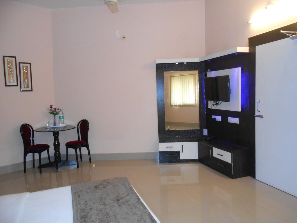 The Pearl Hotel Puri Esterno foto
