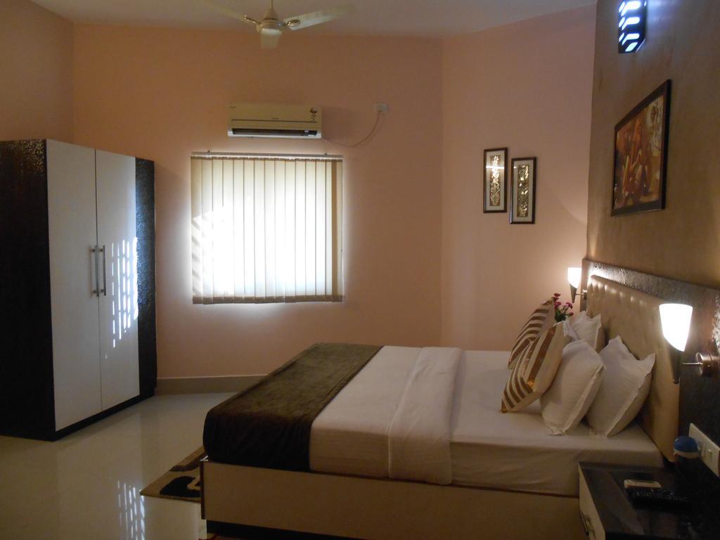 The Pearl Hotel Puri Esterno foto